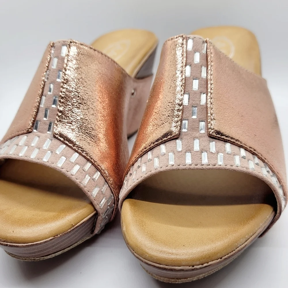 New Champagne Rhinestone Embellished Metallic Cusion Wedge Platform Sandals Sz 7